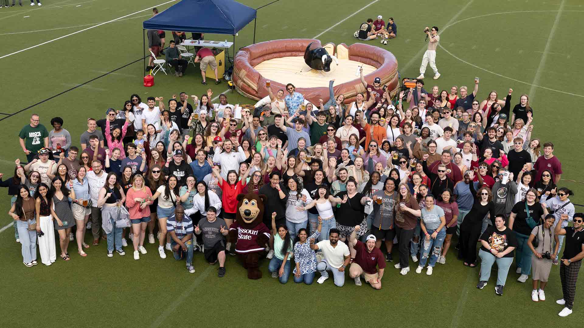 Hundreds of #BearGrads gather together for a group photo at the 2025 Grad Bash event.